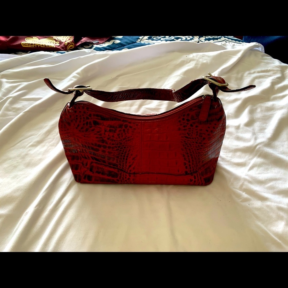 Red leather skin classic Wilson purse